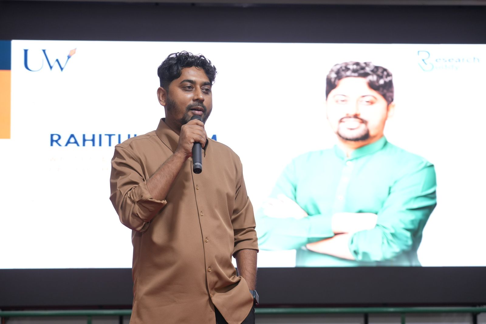 তরুণ লেখকদের খোঁজে ইউআইইউতে কথাসাহিত্যিক রাহিতুল ইসলাম